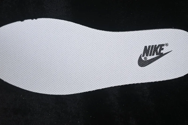 All categories Nk SB Dunk series Nk SB Dunk Low low-top sneakers Nike SB Dunk Low white, black and pink low-top casual sneakers IB8510-100